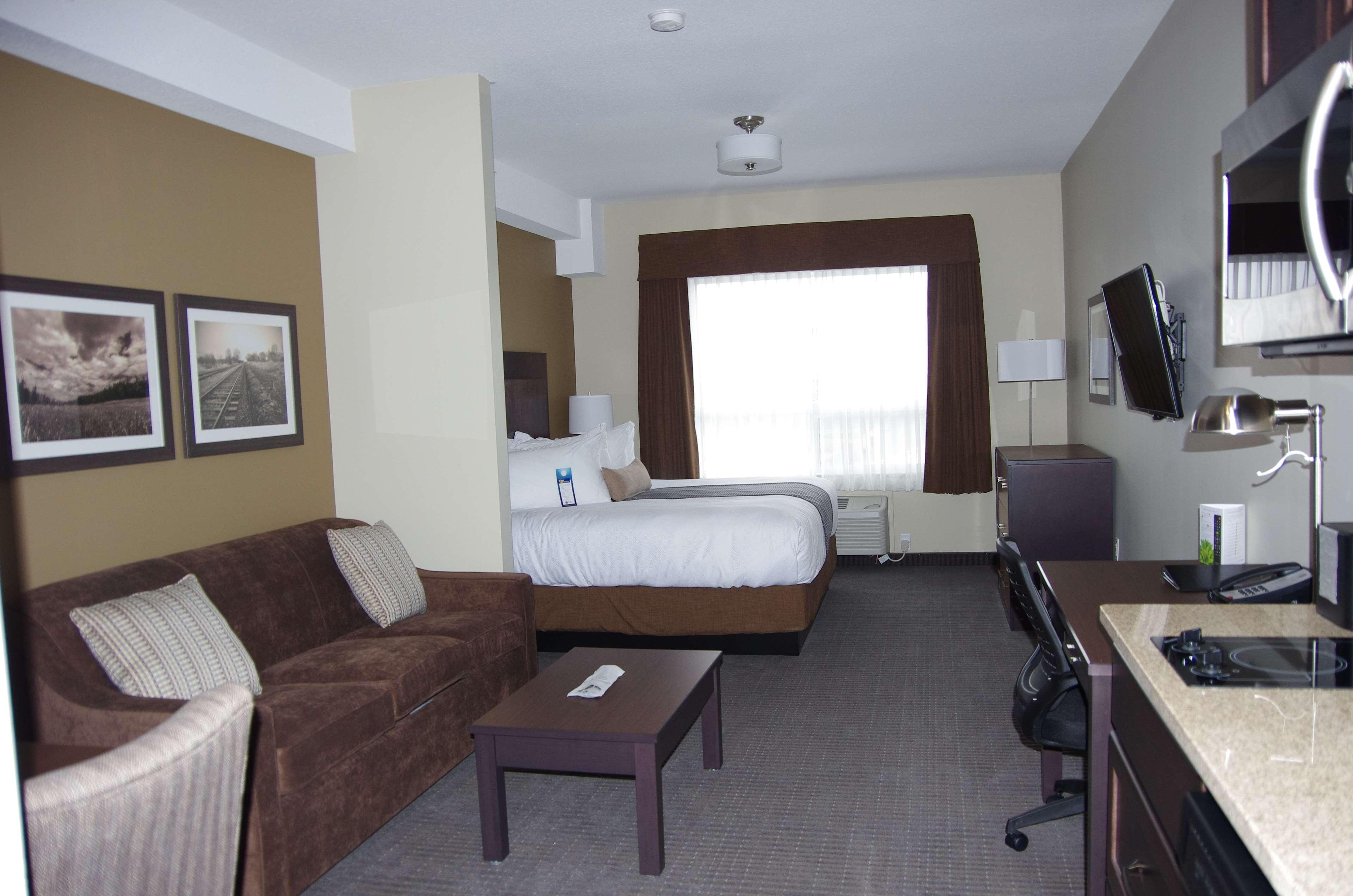 Best Western Plus Lacombe Inn And Suites מראה חיצוני תמונה