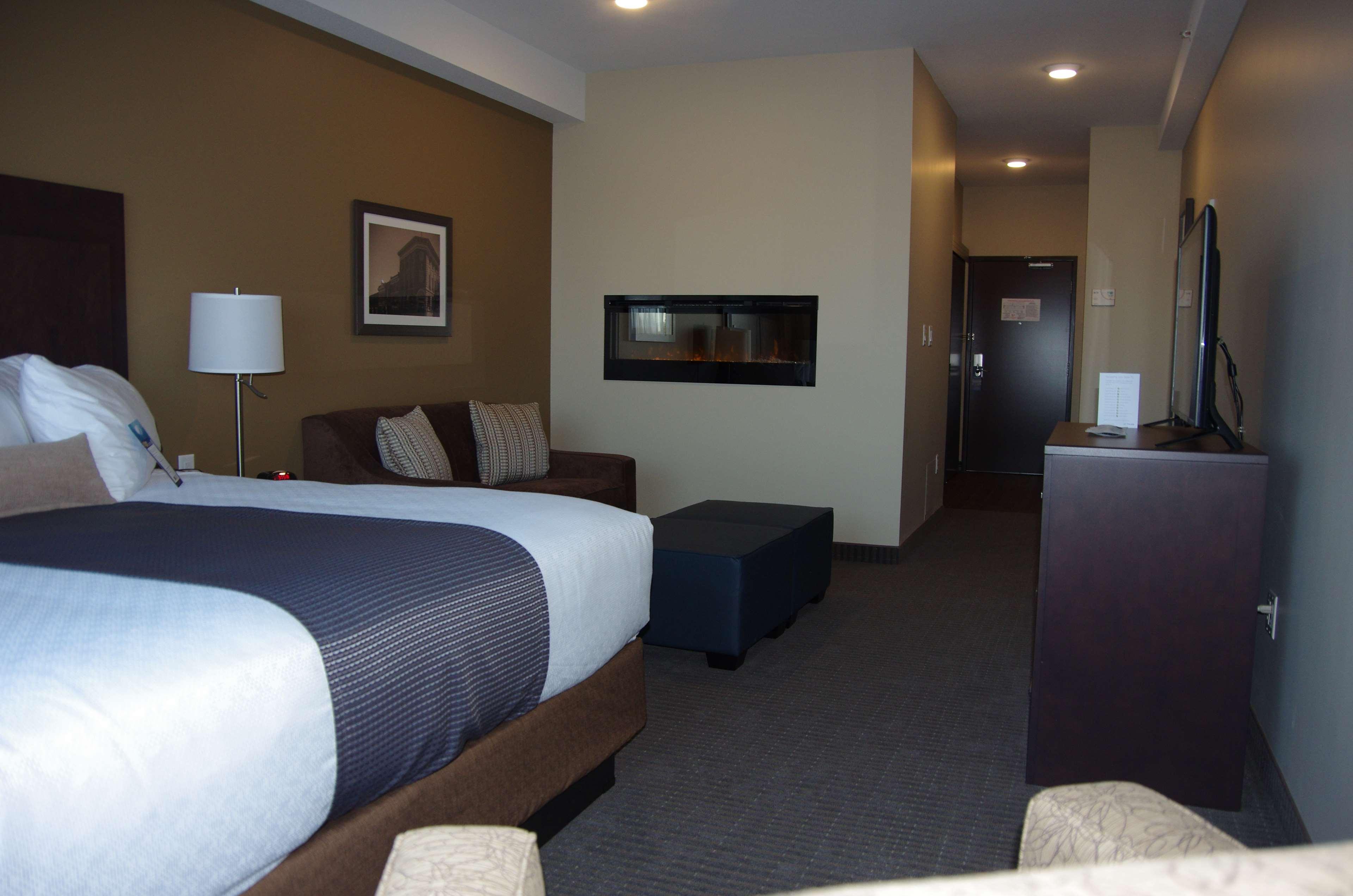 Best Western Plus Lacombe Inn And Suites מראה חיצוני תמונה
