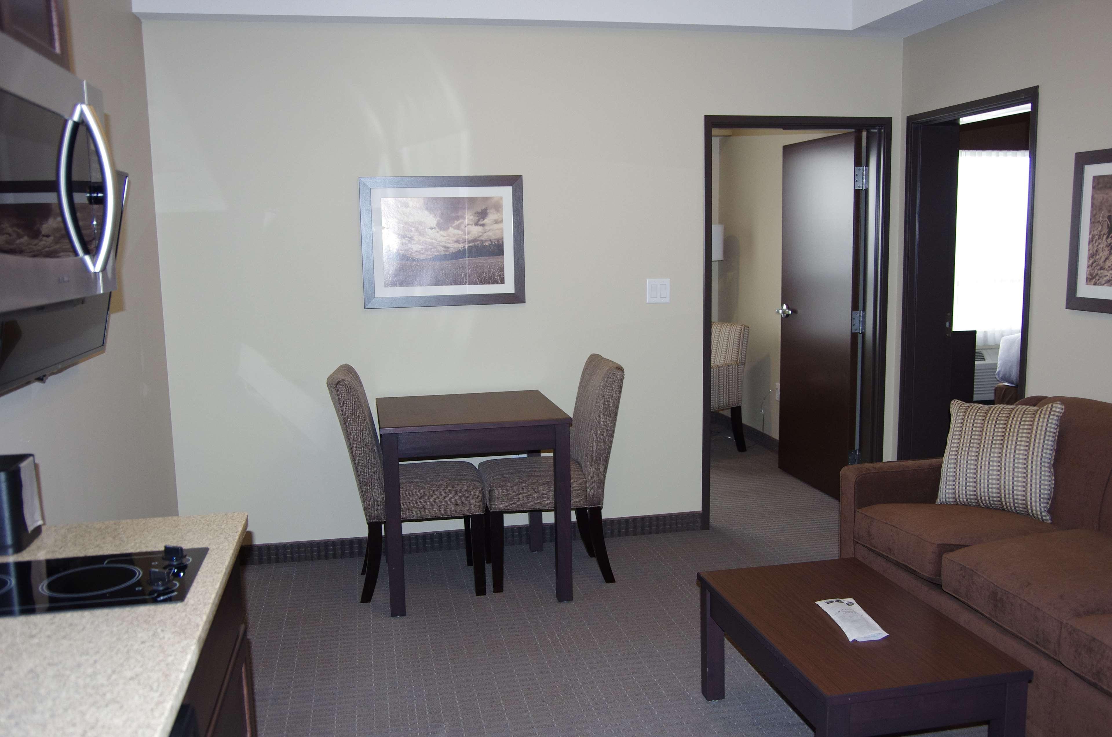 Best Western Plus Lacombe Inn And Suites מראה חיצוני תמונה