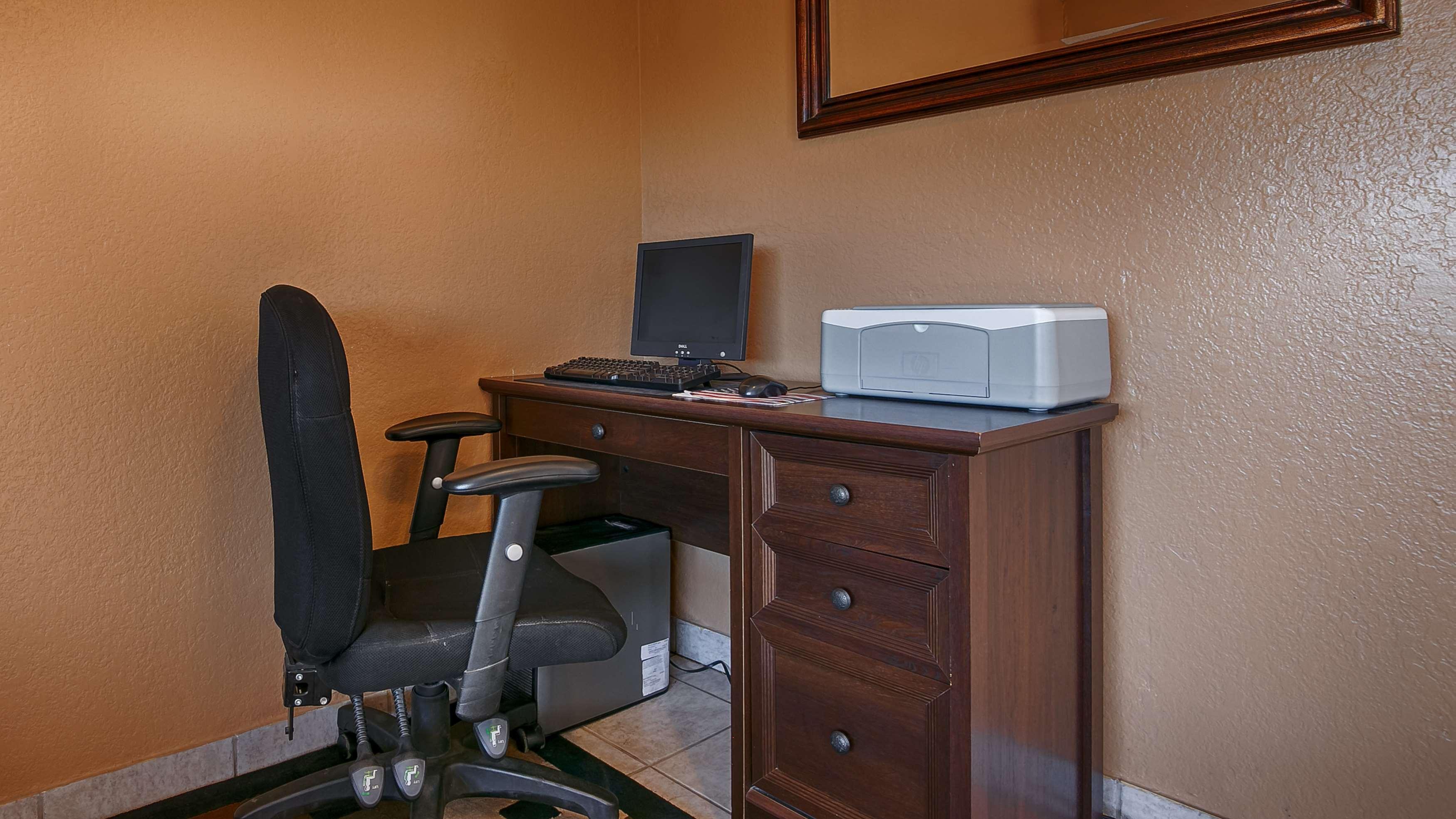 Best Western Plus Lacombe Inn And Suites מראה חיצוני תמונה