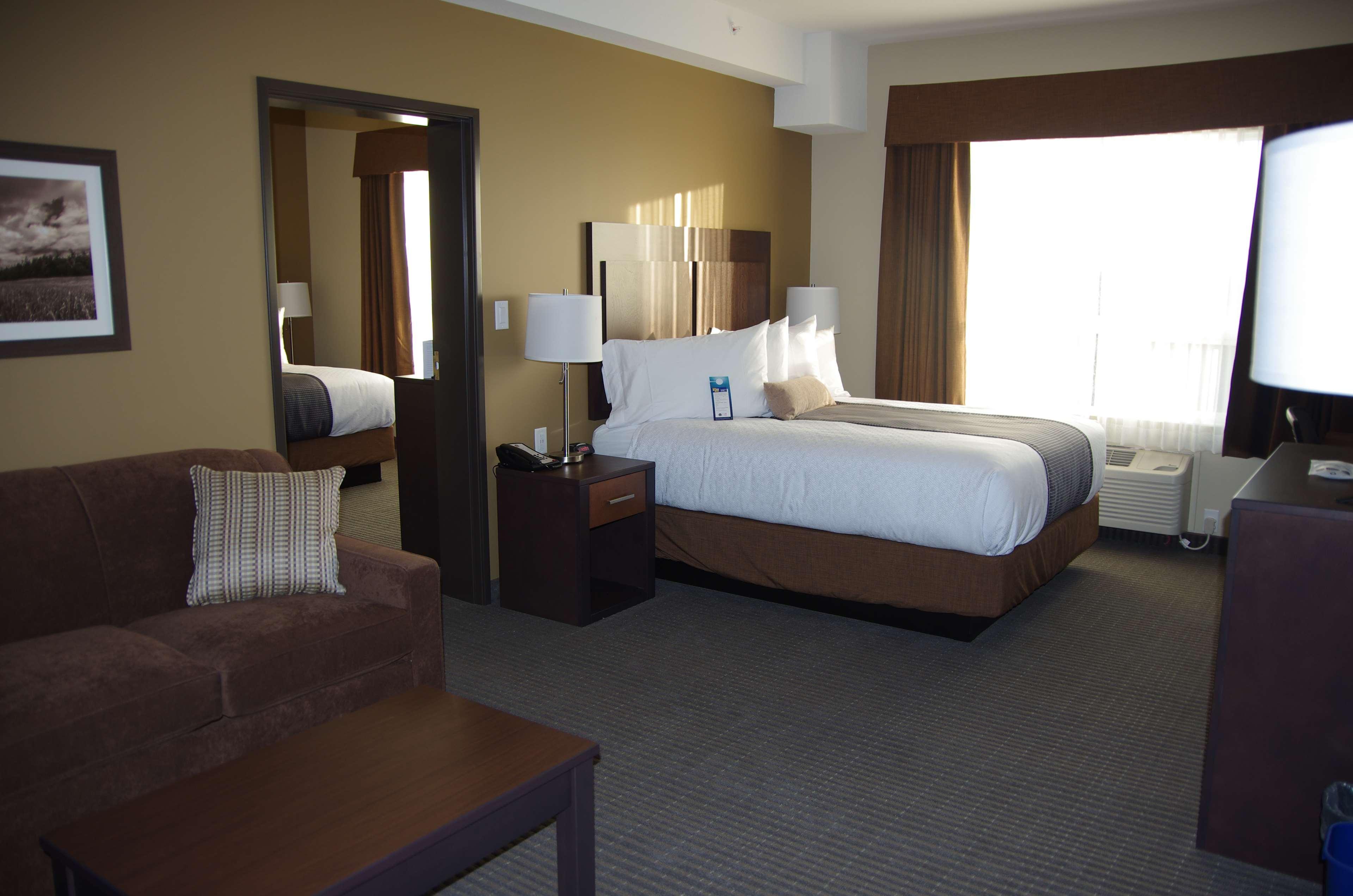 Best Western Plus Lacombe Inn And Suites מראה חיצוני תמונה