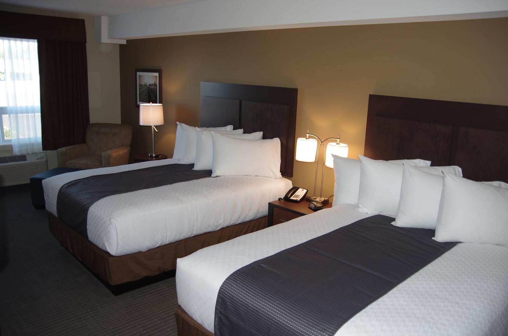Best Western Plus Lacombe Inn And Suites חדר תמונה