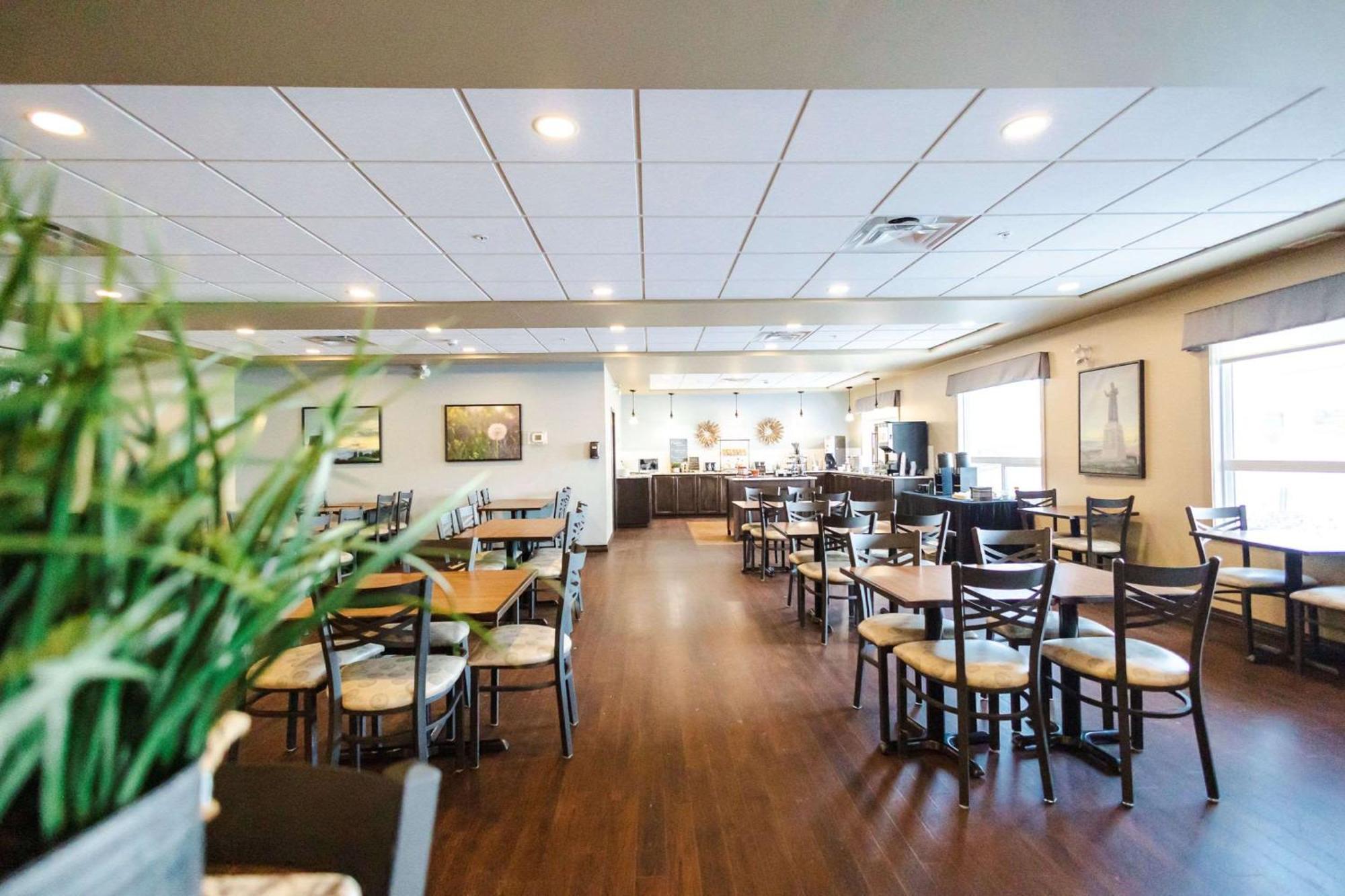 Best Western Plus Lacombe Inn And Suites מראה חיצוני תמונה
