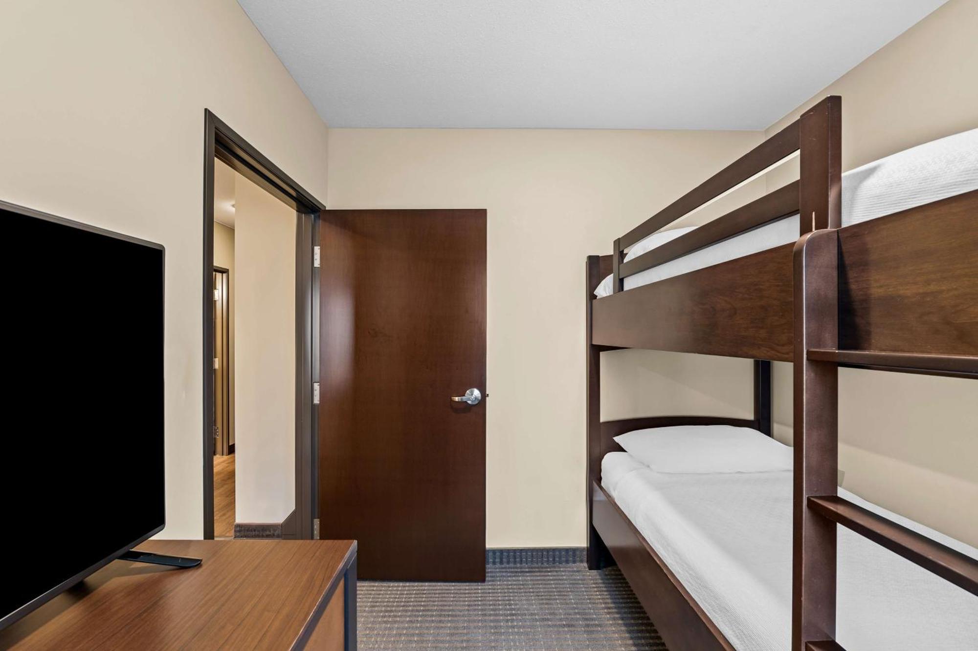 Best Western Plus Lacombe Inn And Suites מראה חיצוני תמונה