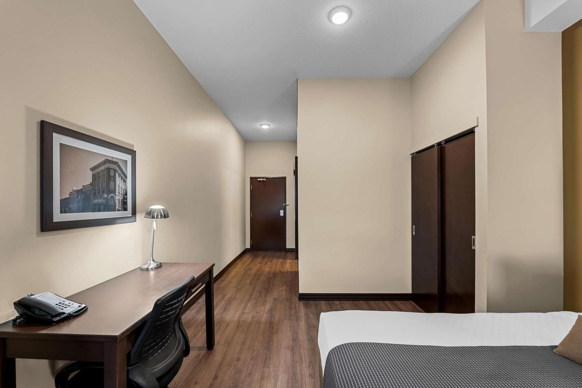 Best Western Plus Lacombe Inn And Suites מראה חיצוני תמונה