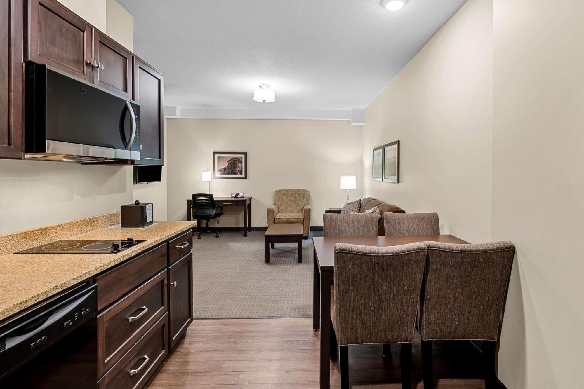 Best Western Plus Lacombe Inn And Suites מראה חיצוני תמונה