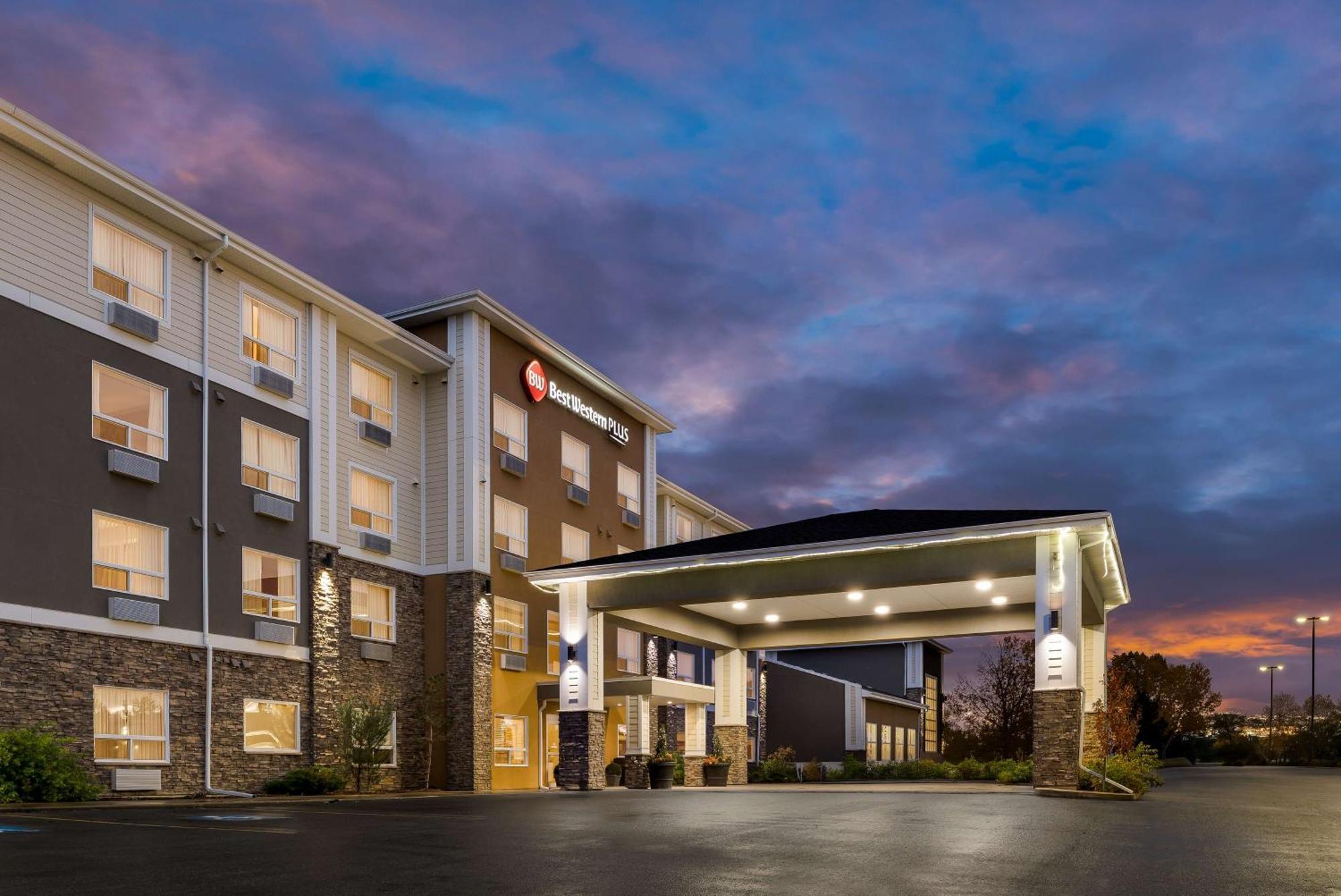 Best Western Plus Lacombe Inn And Suites מראה חיצוני תמונה