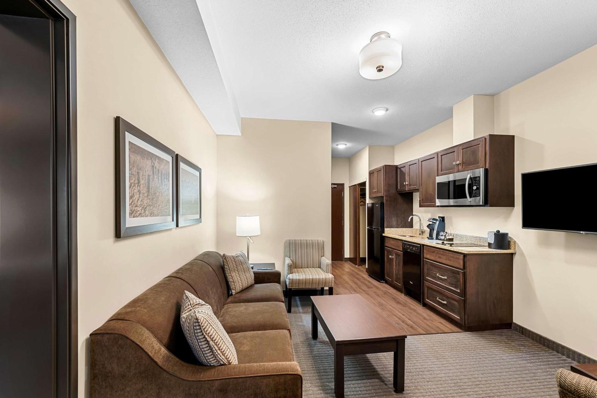Best Western Plus Lacombe Inn And Suites מראה חיצוני תמונה