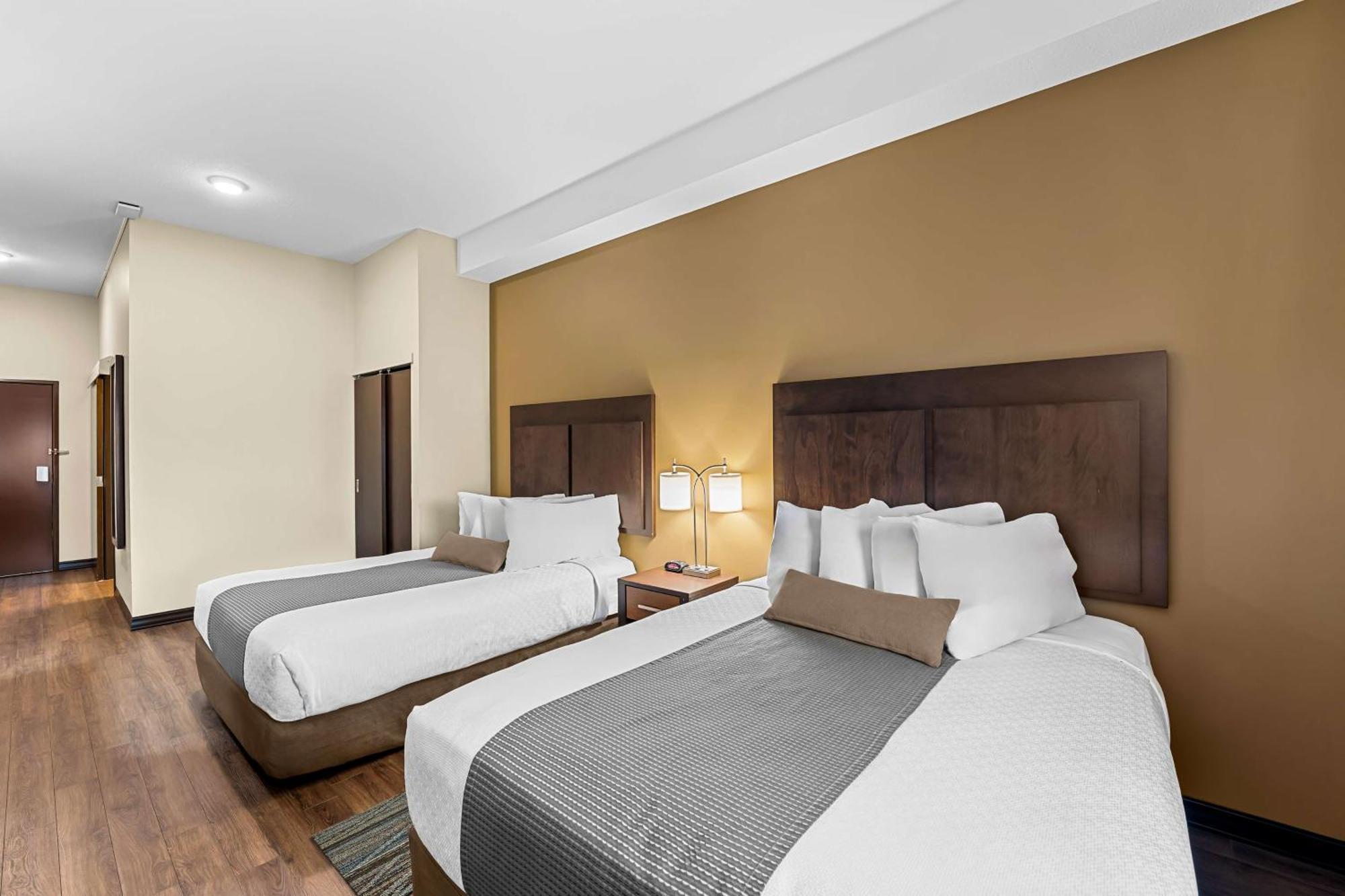 Best Western Plus Lacombe Inn And Suites מראה חיצוני תמונה