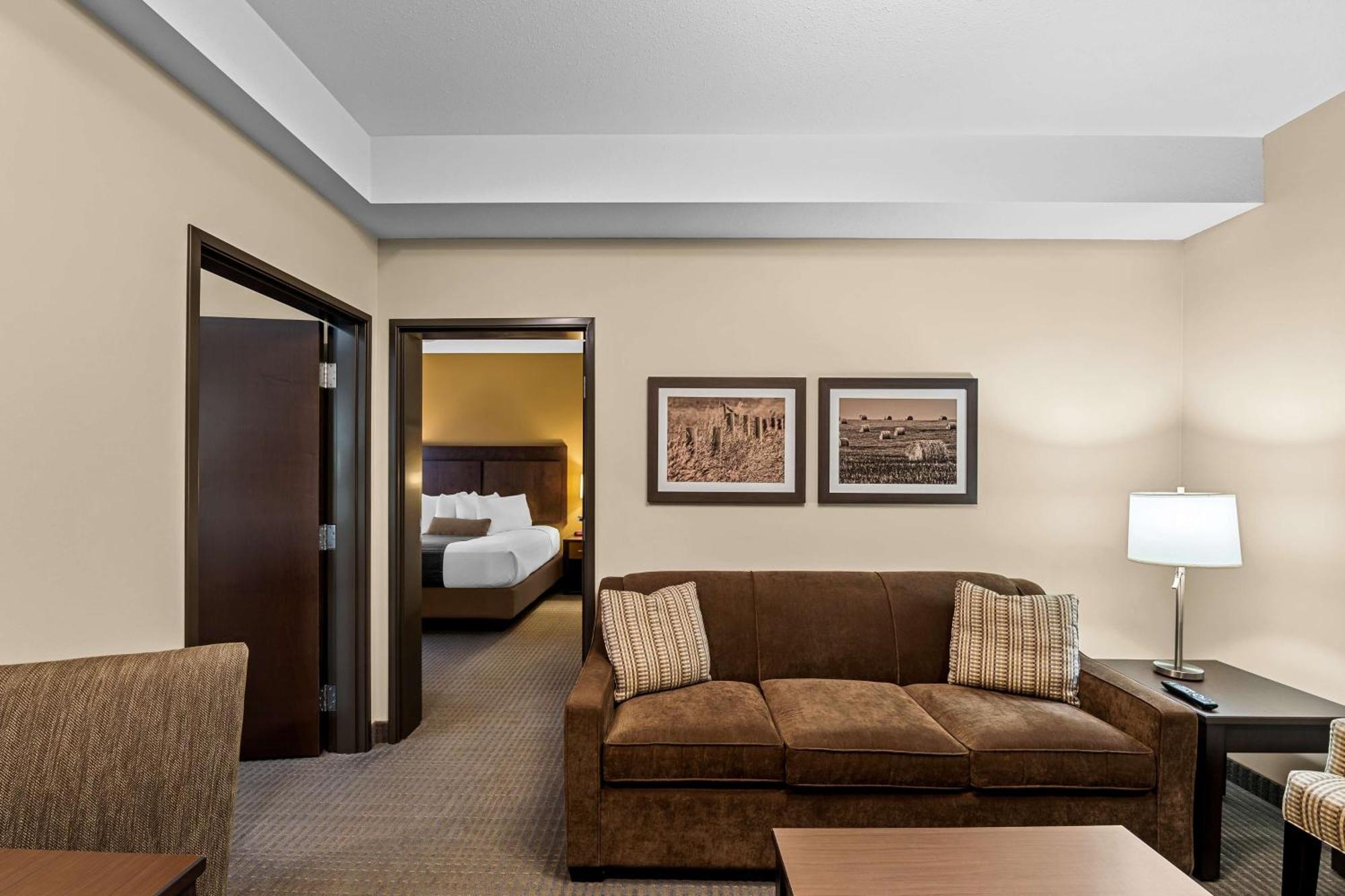 Best Western Plus Lacombe Inn And Suites מראה חיצוני תמונה