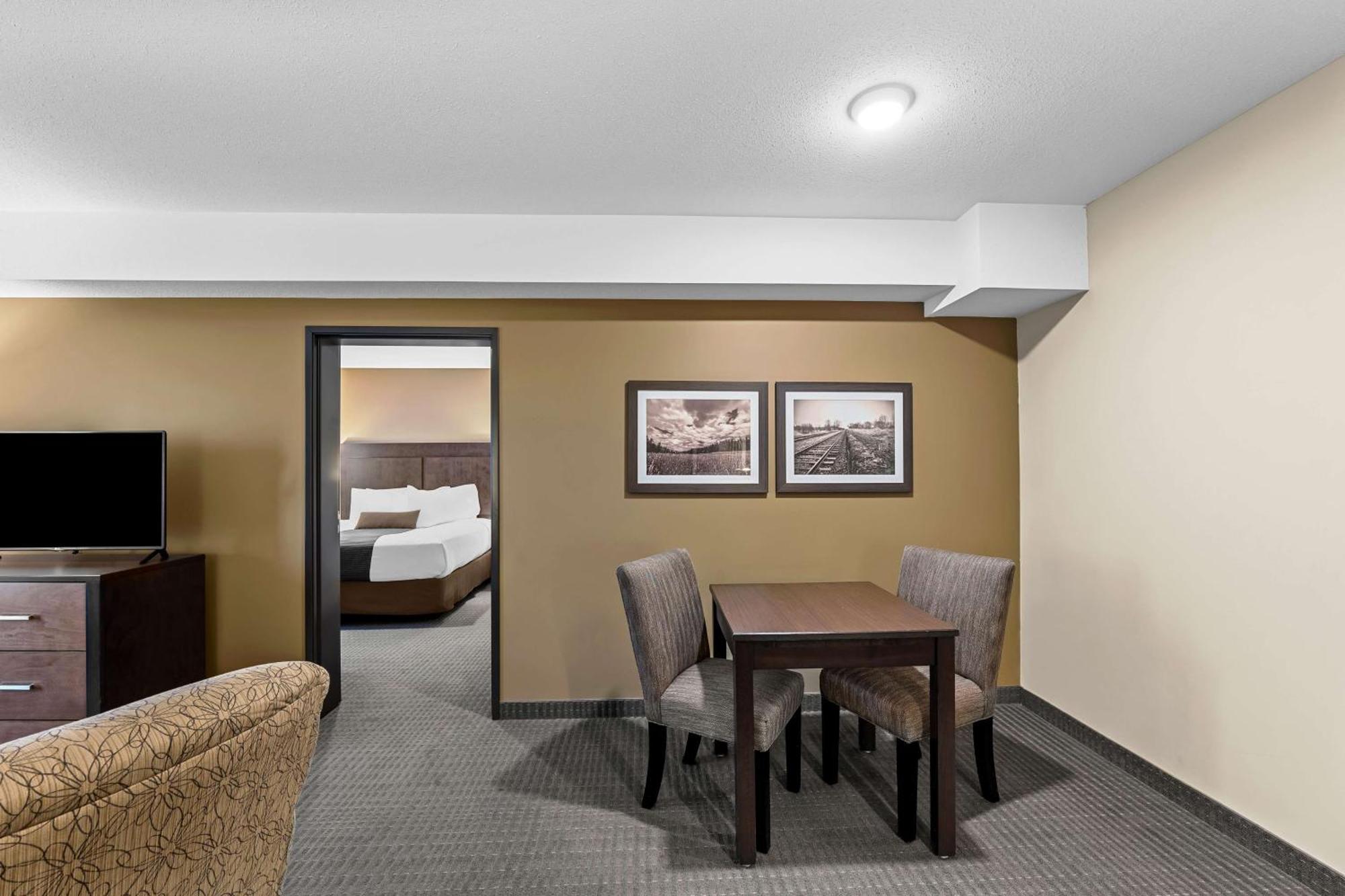 Best Western Plus Lacombe Inn And Suites מראה חיצוני תמונה