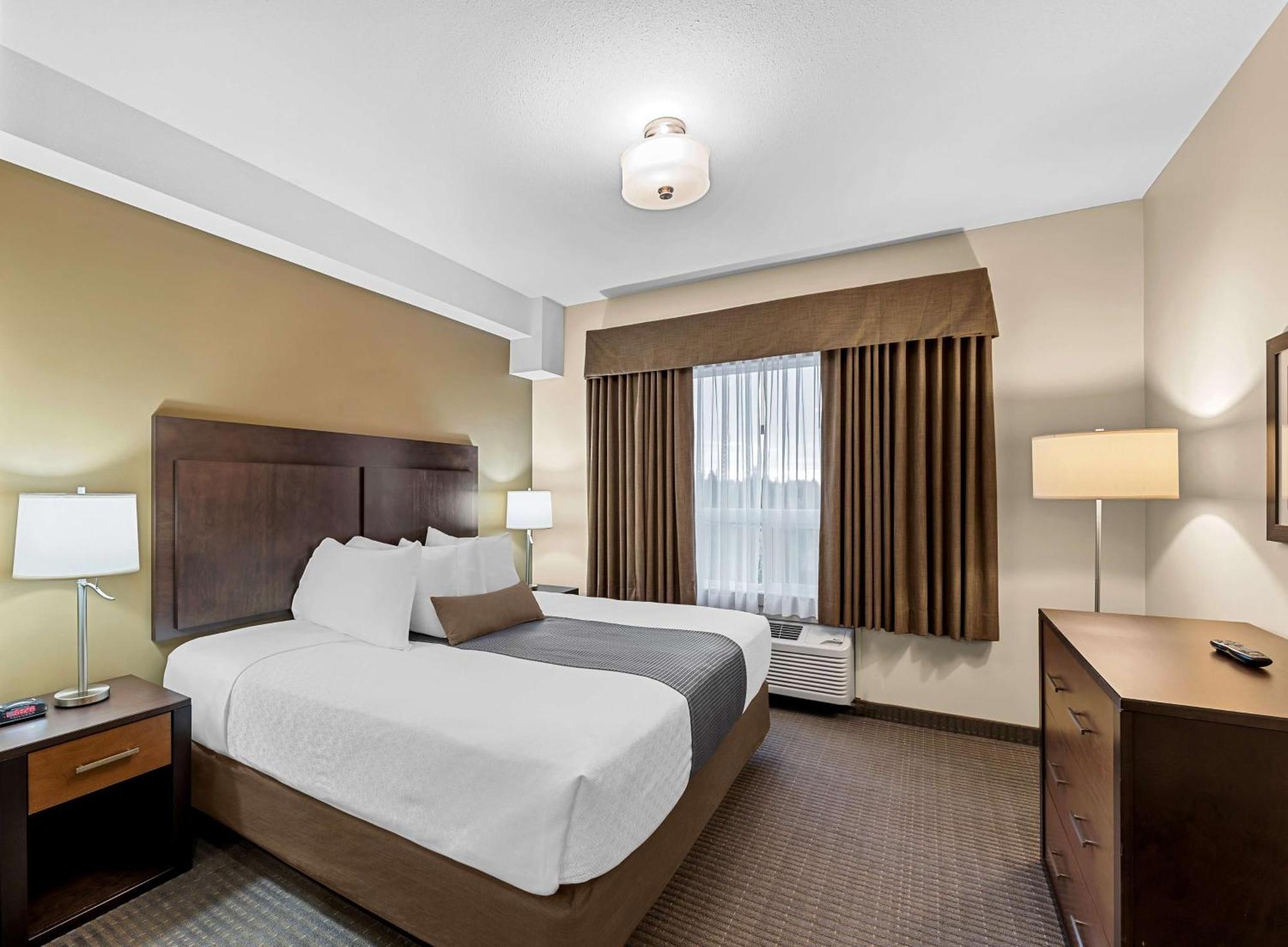 Best Western Plus Lacombe Inn And Suites מראה חיצוני תמונה