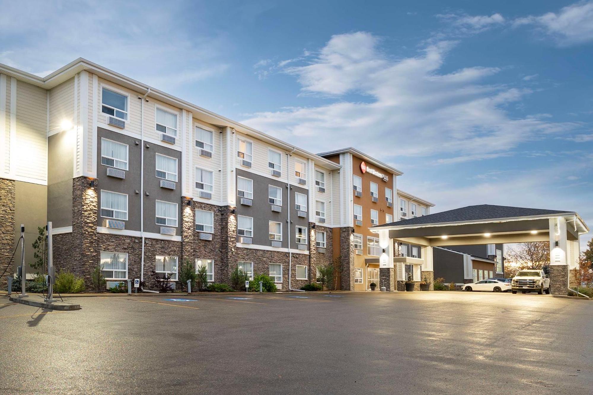 Best Western Plus Lacombe Inn And Suites מראה חיצוני תמונה