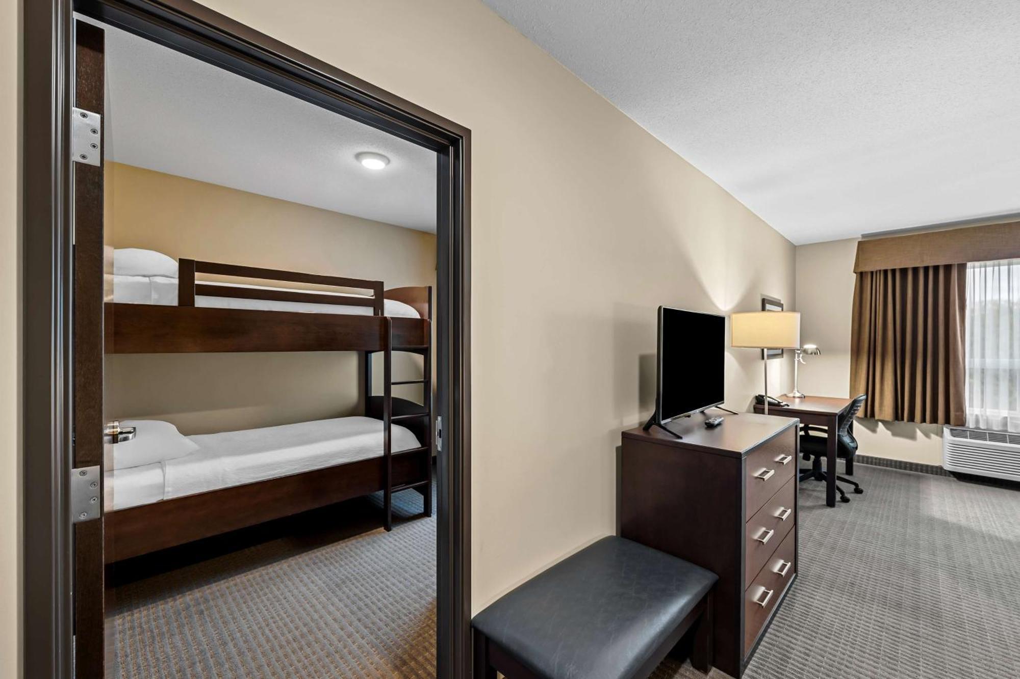 Best Western Plus Lacombe Inn And Suites מראה חיצוני תמונה
