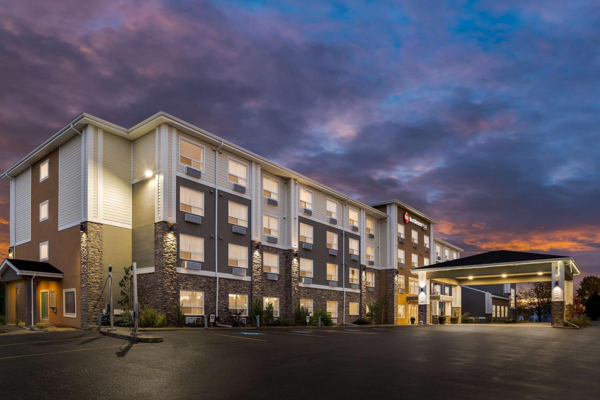 Best Western Plus Lacombe Inn And Suites מראה חיצוני תמונה